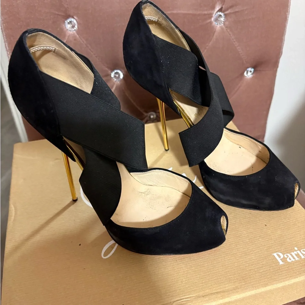 Christian Louboutin Black Heels with Red Soles and Gold Stilettos - Picture 5 of 5
